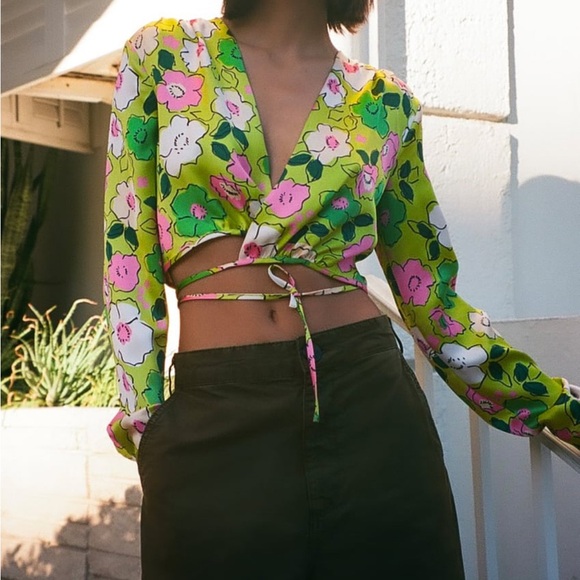 Green Floral Criss-Cross Top - Picture 2 of 5
